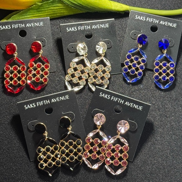 Glamorous Saks Fifth Avenue Blue Crystal Post With Dangle Waffle Design 2in - Picture 8 of 9